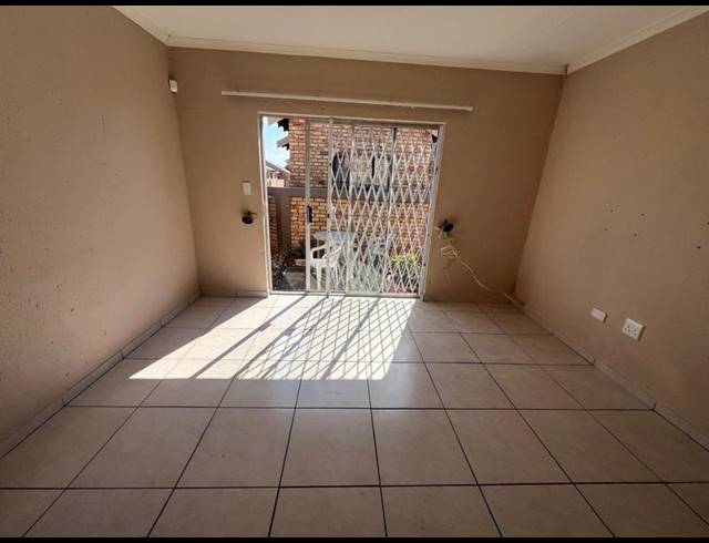 2 BEDROOM TOWNHOUSE FOR SALE IN GREENHILLS